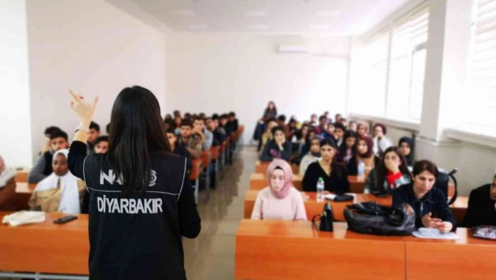 Diyarbakır'da 3 bin 72 vatandaşa uyuşturucuyla mücadele eğitimi