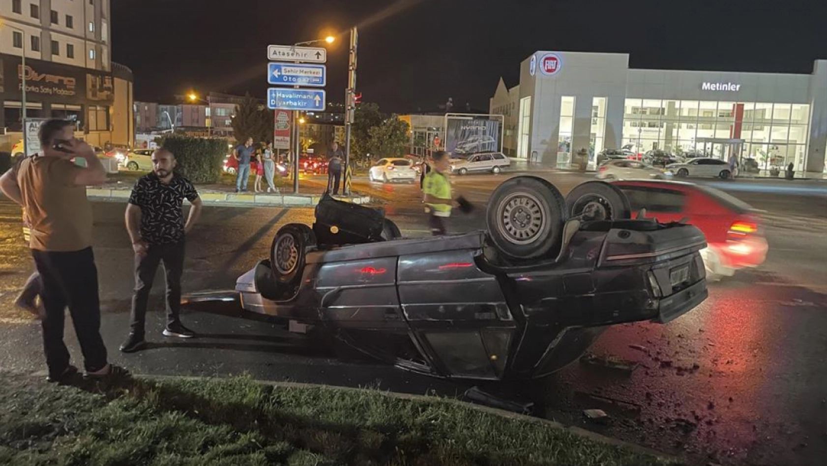Elazığ'da devrilen otomobilin sürücüsü yaralandı