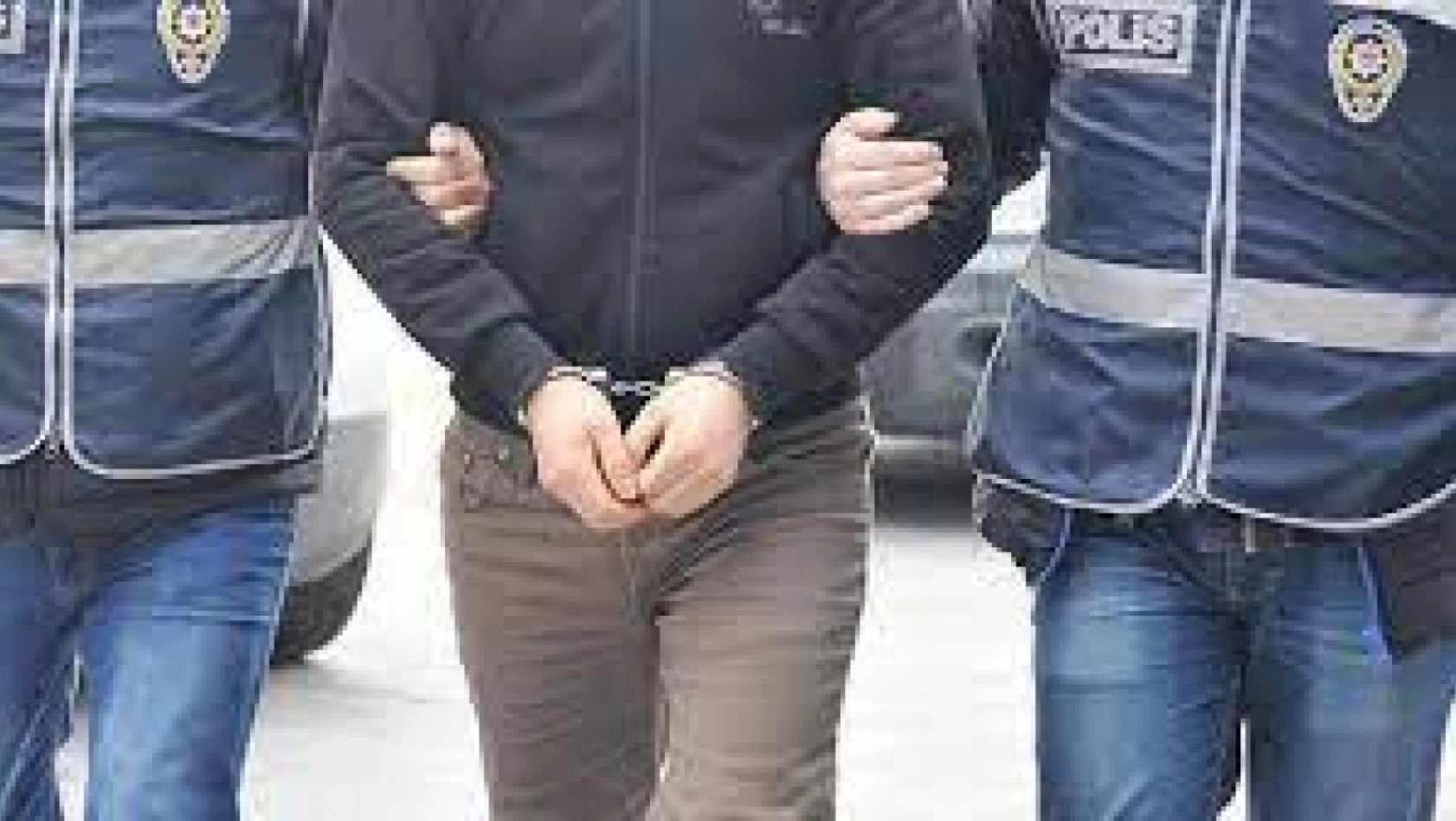 FETÖ operasyonunda 2 zanlı tutuklandı