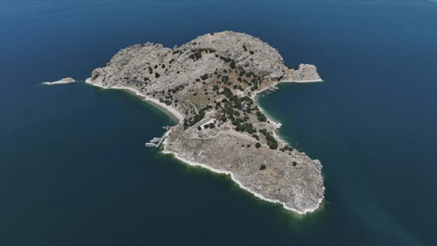 Van Gölü'ndeki Akdamar Adası