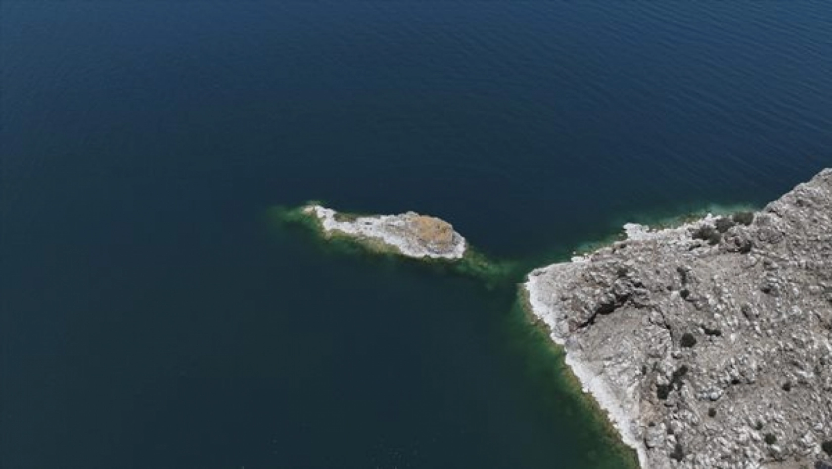 Van Gölü'ndeki Akdamar Adası