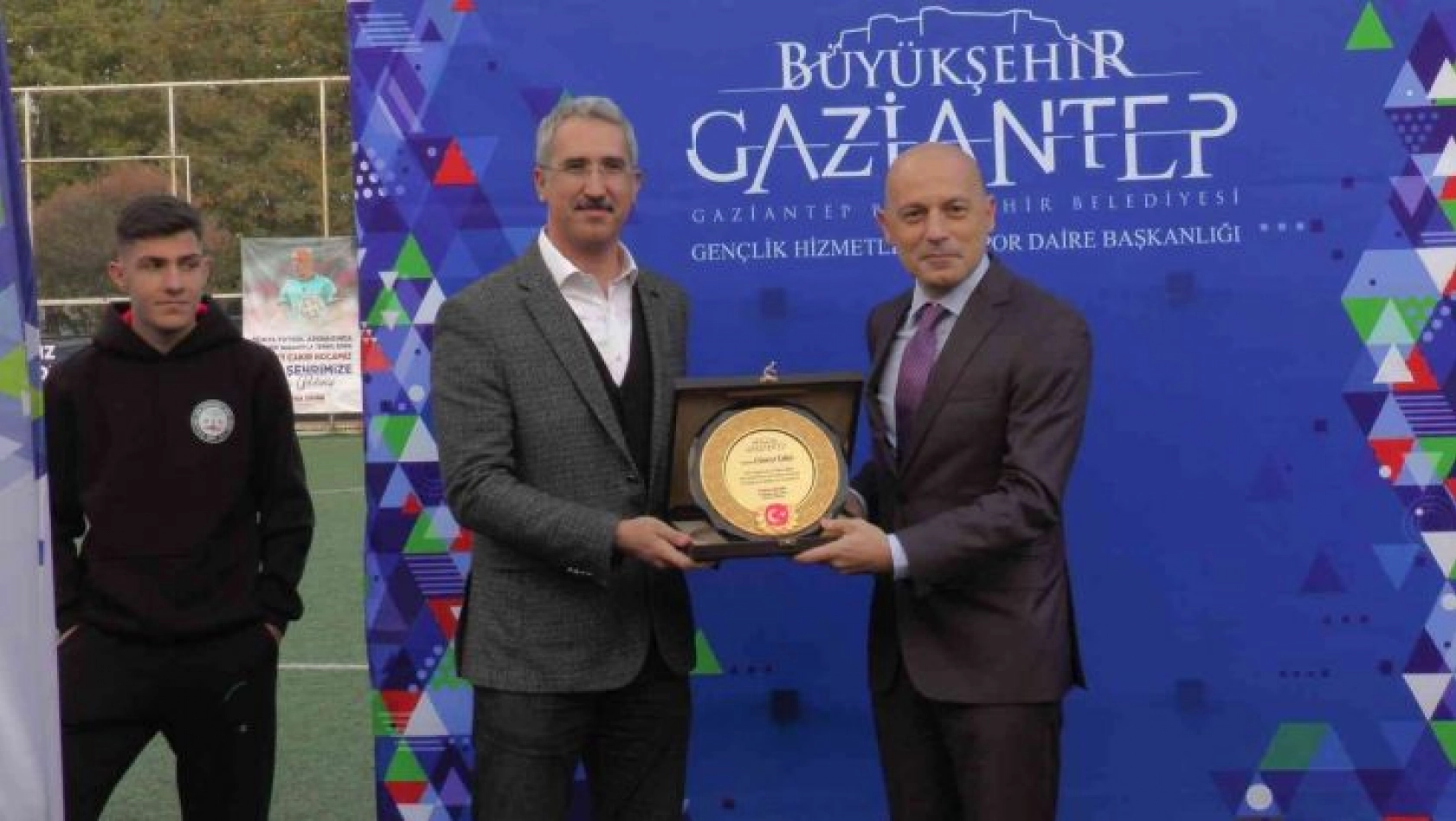 Jübile yapacak Cüneyt Çakır'a Gaziantep'te plaket
