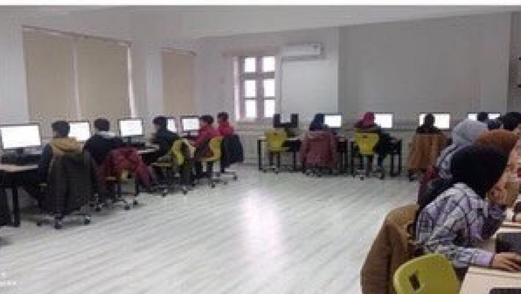 Malatya'da DYK sınavında 285 öğrenci ter döktü