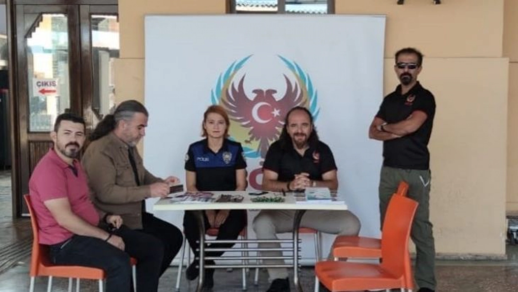 Malatya'da polislerden El Ele Güvenli Geleceğe projesi