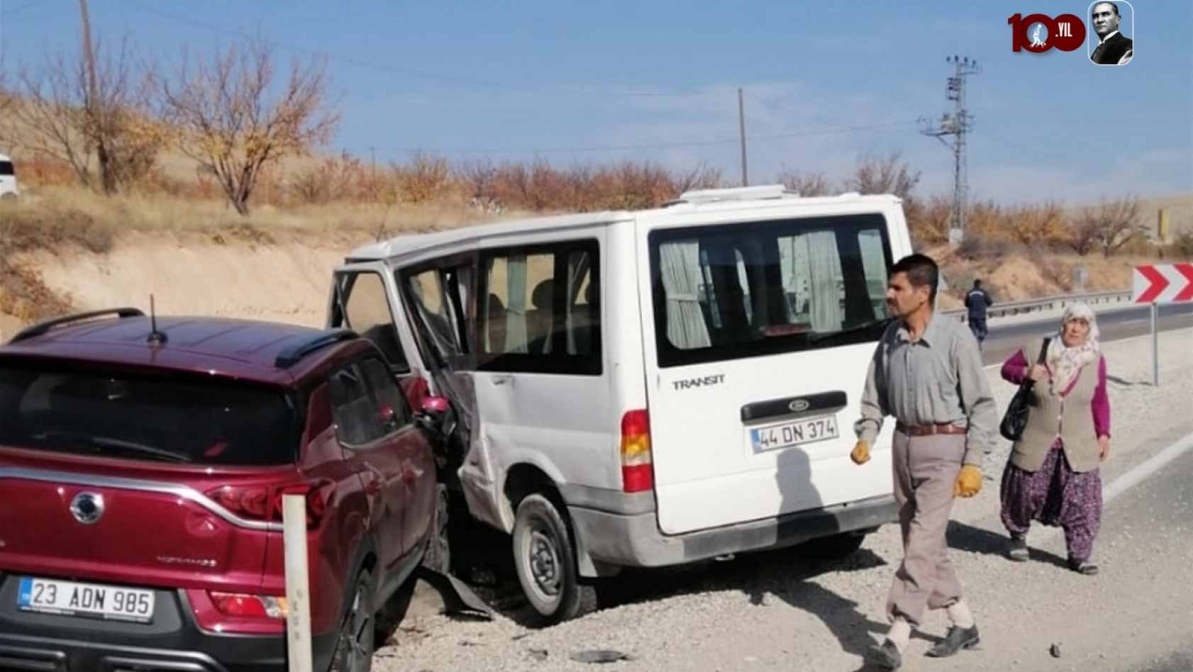 Minibüs ile otomobilin çarpışması sonucu 5 kişi yaralandı