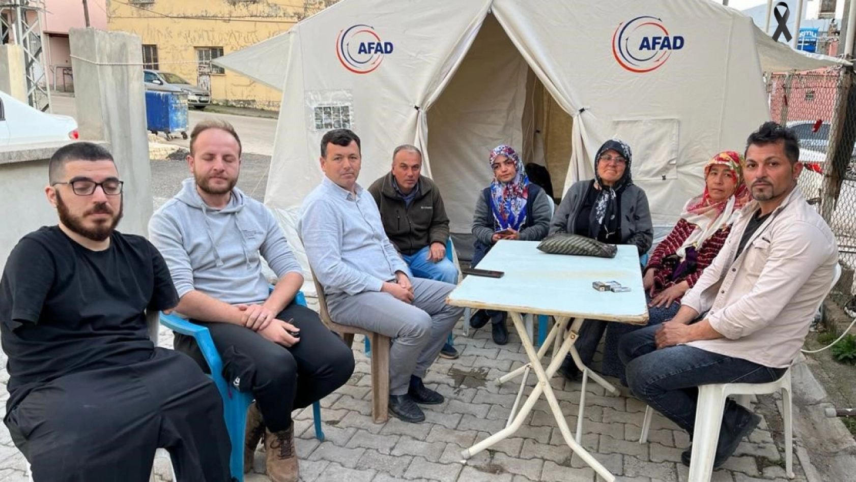 Şehit annesi, kızı ve torununu depremde kaybetti