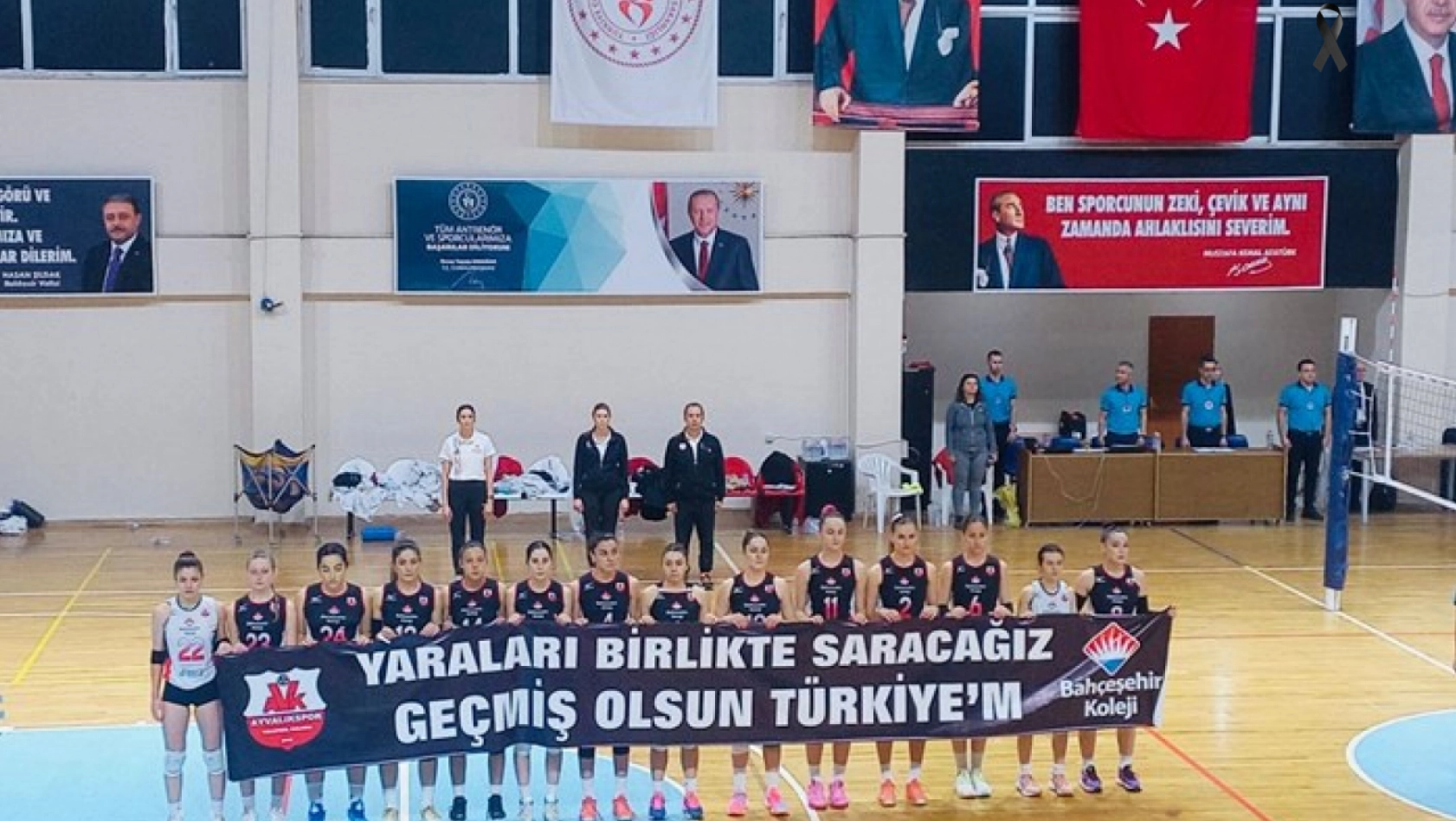 Voleybolda Ayvalık Bahçeşehir Koleji 1. Lig'in kapısını araladı
