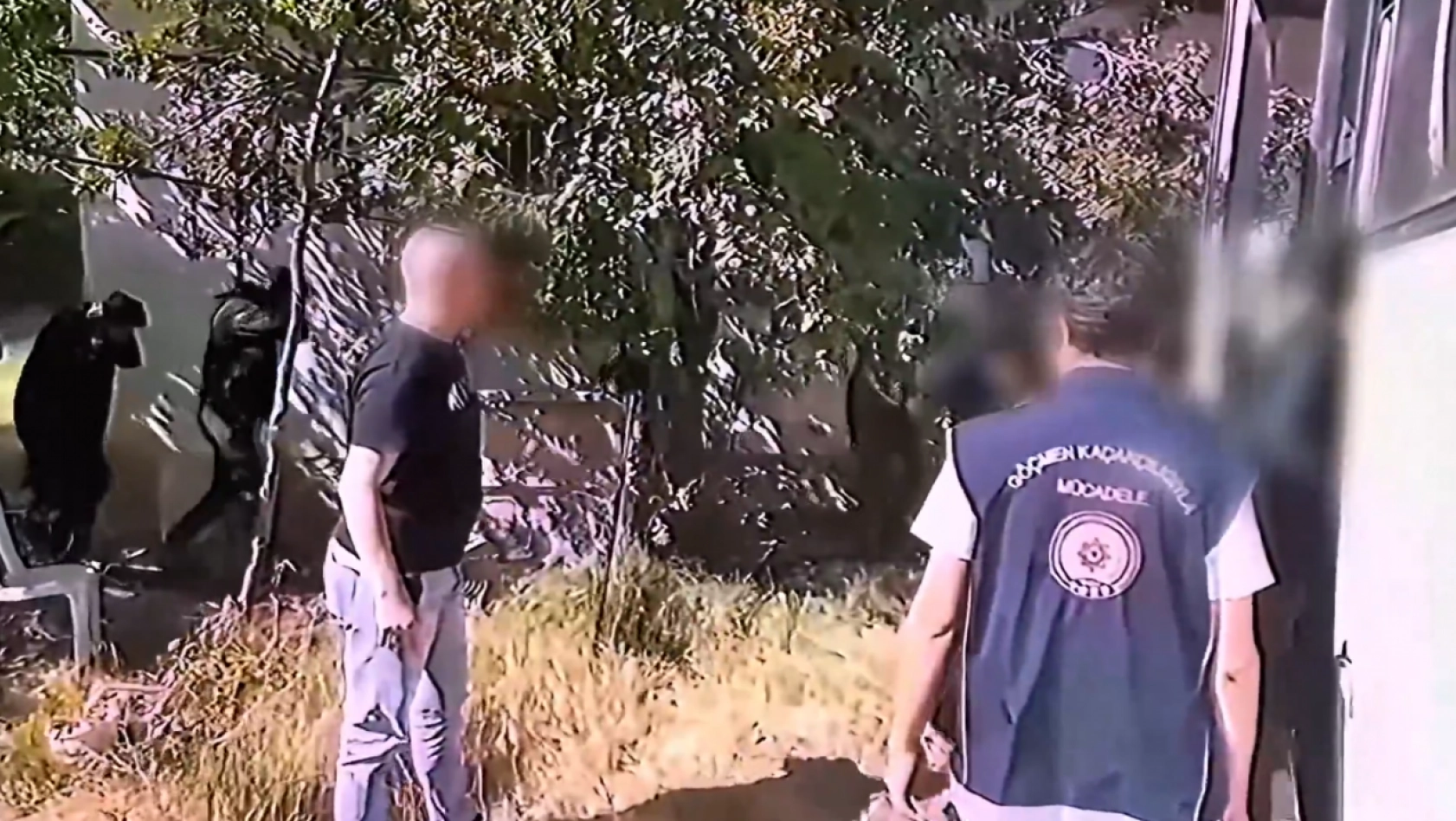 402 Bin Kimlik Kontrolü, 666 Düzensiz Göçmen Yakalandı