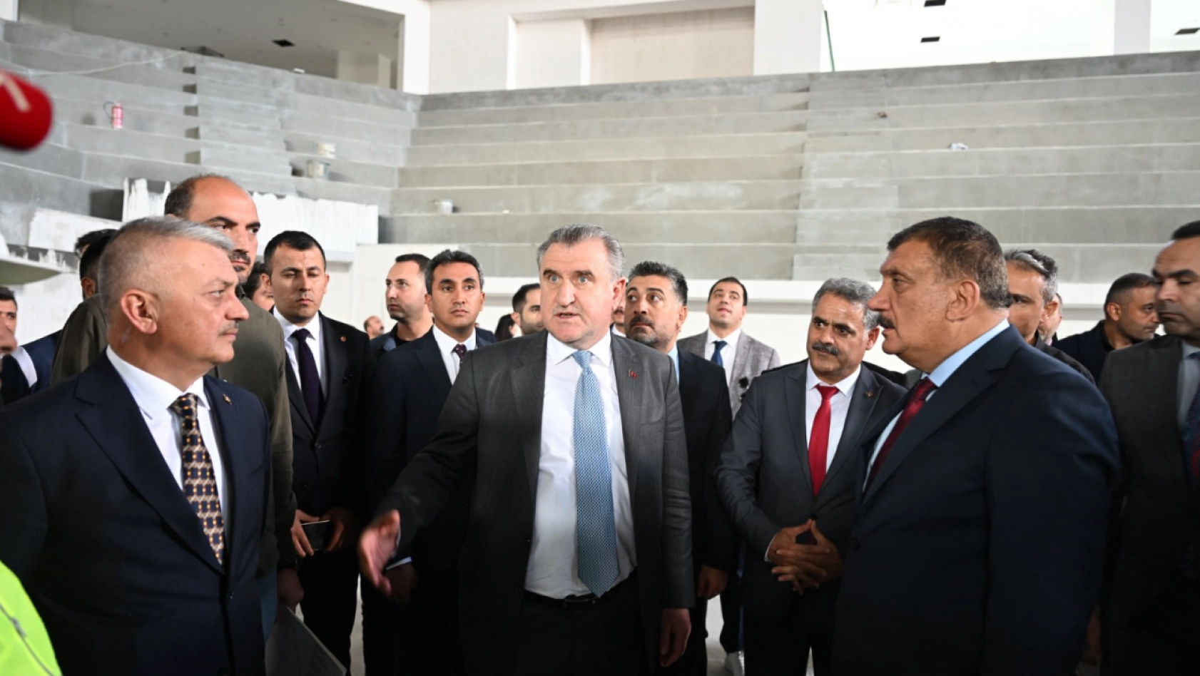 Başkan Gürkan, Çocuklarımız Enerjilerini Bu Salonlarda Atacaklar