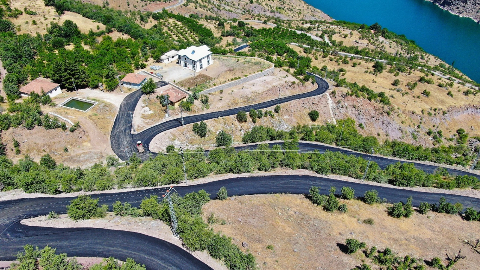 Büyükşehir'den Yoğun Altyapı ve Yol Mesaisi Devam Ediyor