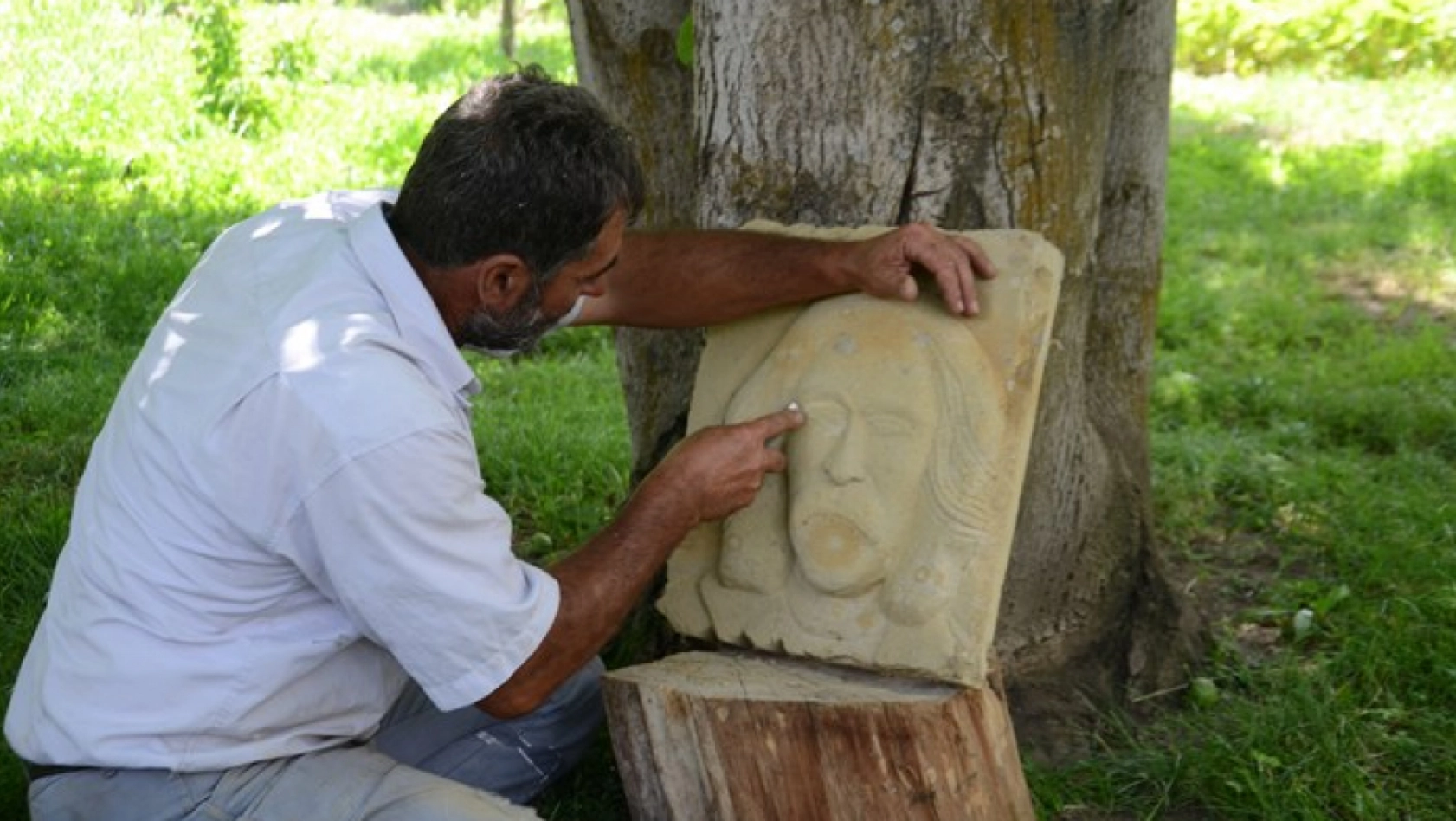 Doğaya Zarar Vermeden Sanat Yapan Adam: Turabi Yoloğlu