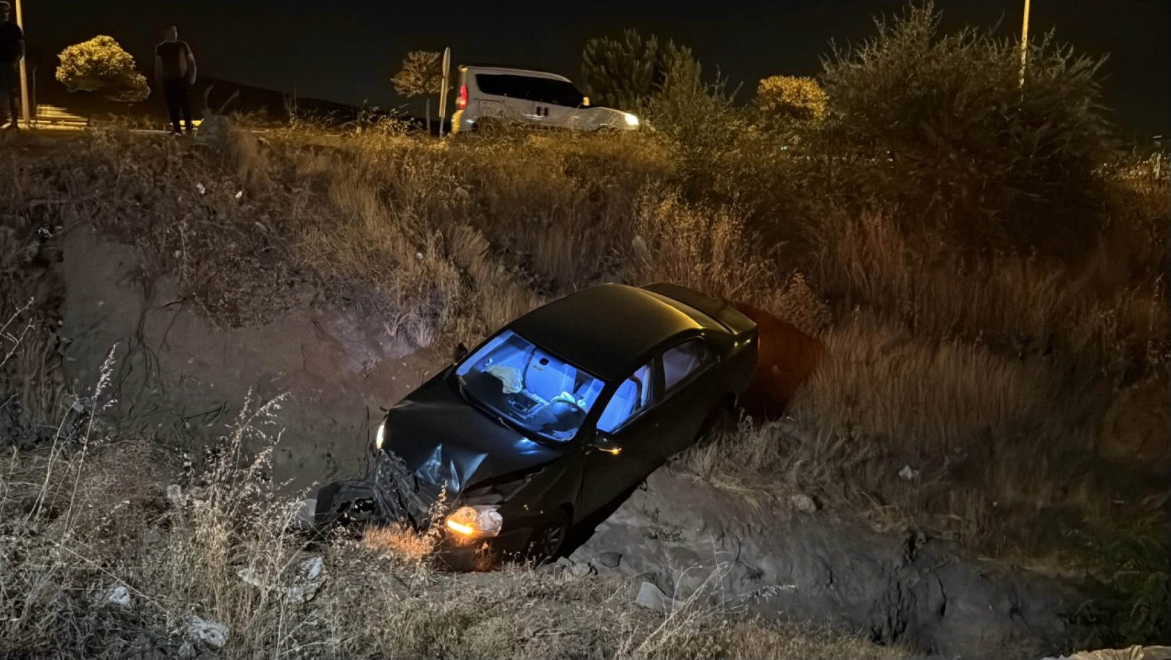 Elazığ'da devrilen otomobildeki 5 kişi yaralandı