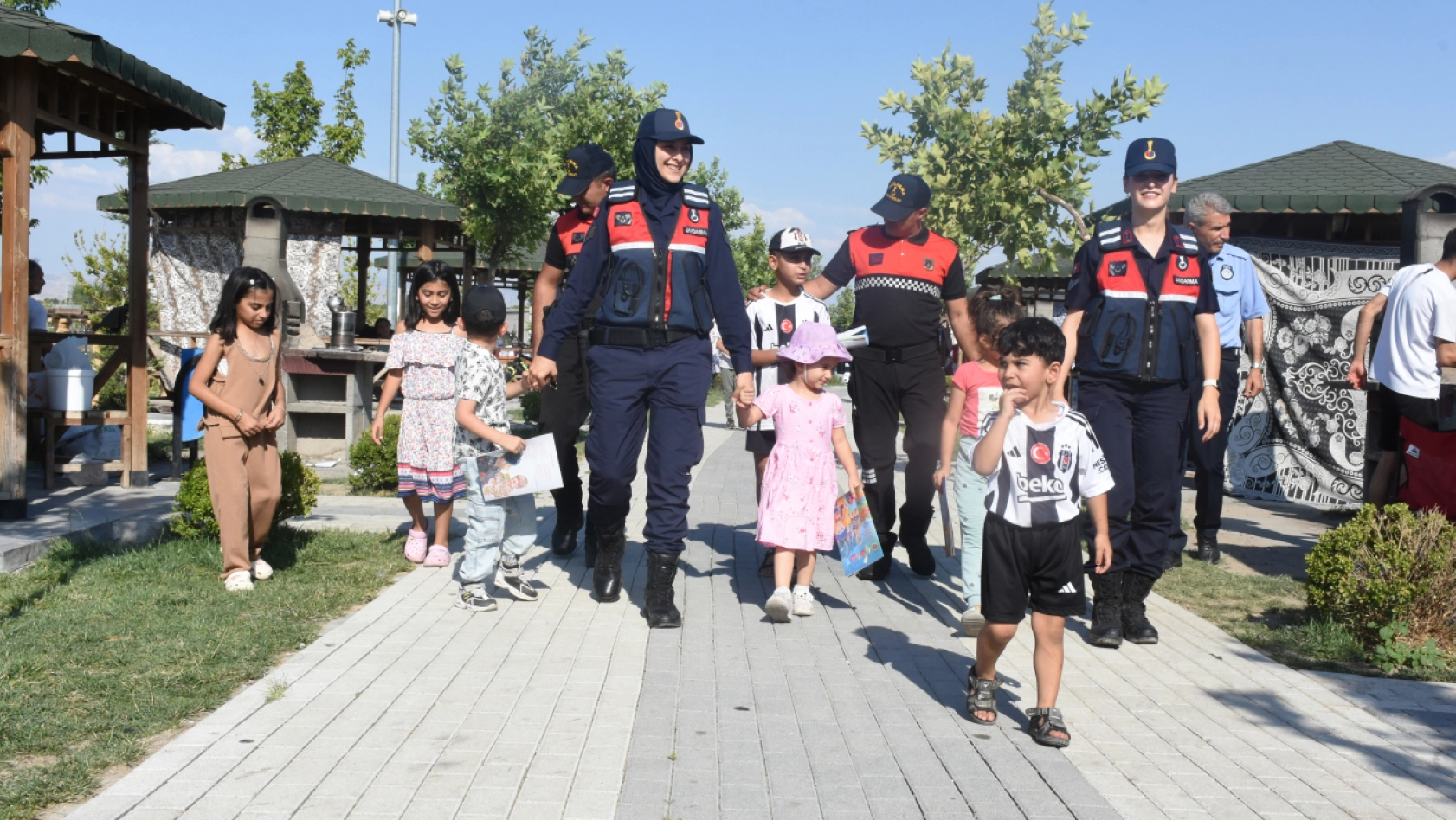 Jandarma ekipleri mesire ve piknik alanlarındaki denetimlerini artırdı