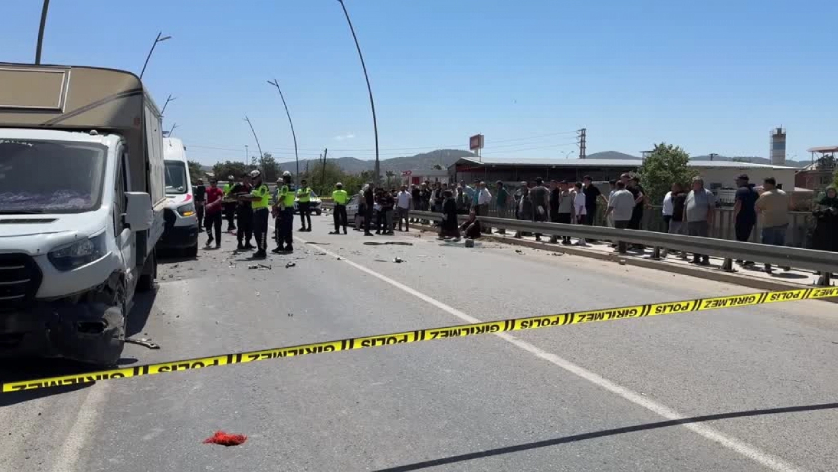 Kahramanmaraş'ta Feci Kaza: Otomobil ile Kamyonet Çarpıştı, 1 Ölü 2 Yaralı