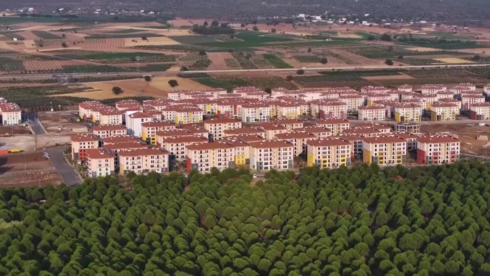 Kalıcı Konutların Yapımı Devam Ediyor