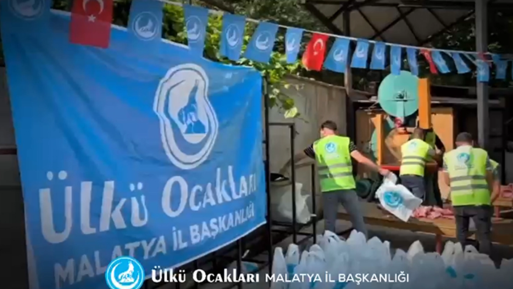 Kurbanlar Kesildi, Kardeşlik Paylaşıldı