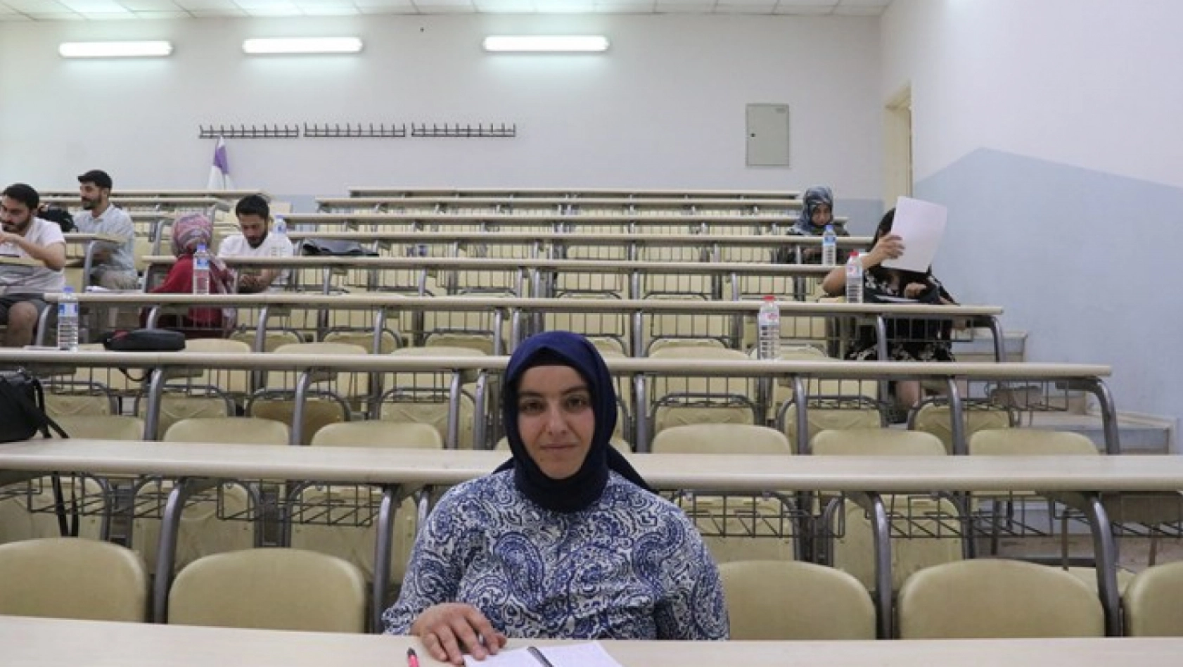 Lösemi nedeniyle hayatını kaybeden kızının üniversite hayalini gerçekleştiriyor