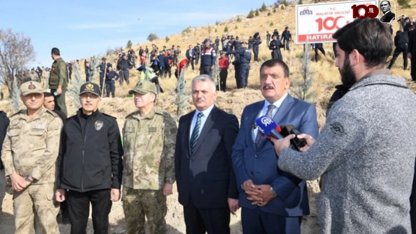 Malatya'da emniyet ve jandarma personeli bin fidanı toprakla buluşturdu