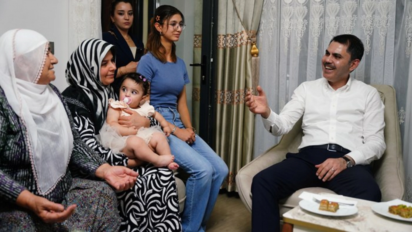 Malatya'da Yeni Umutlar: Bakan Kurum'dan Halı Saha Sözü