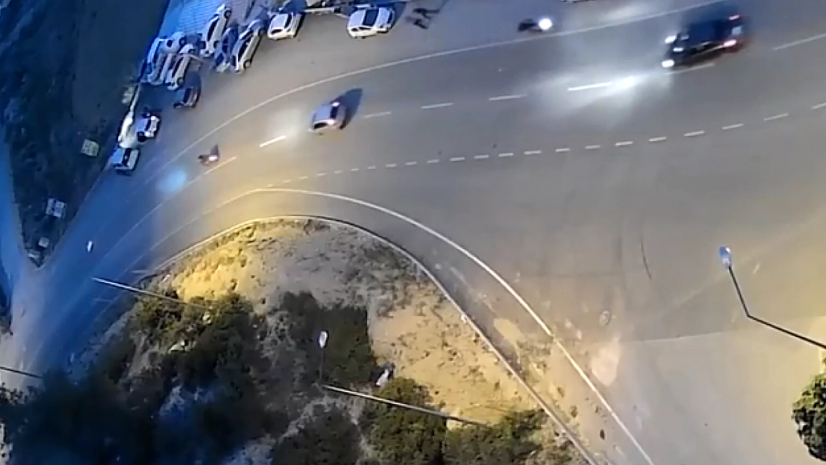 Mezarlıkta iki araçtan hırsızlık yapan şüpheli tutuklandı