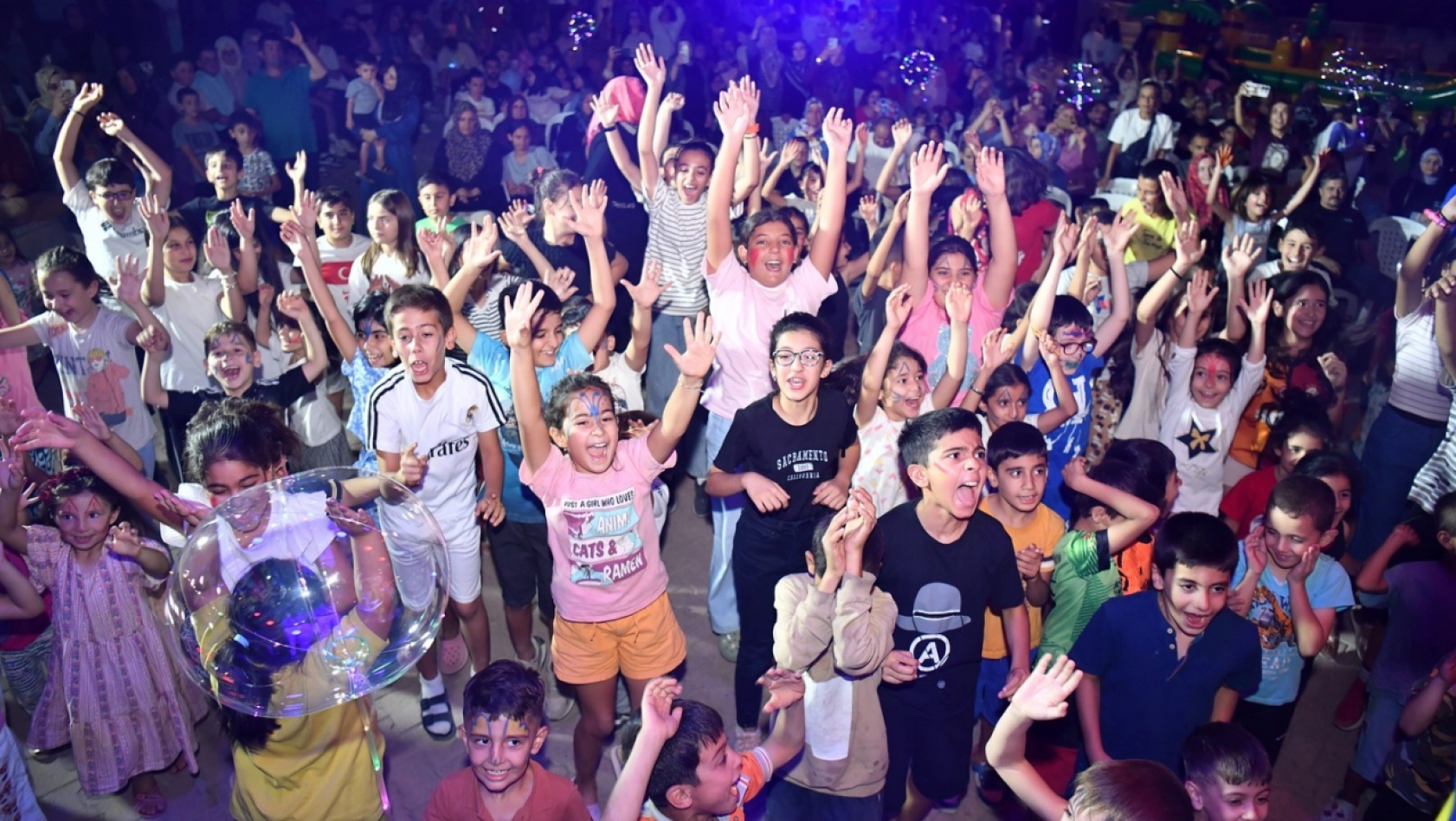 Müzik, oyun ve eğlence dolu yaz akşamı Yeşiltepe'yi renklendirdi