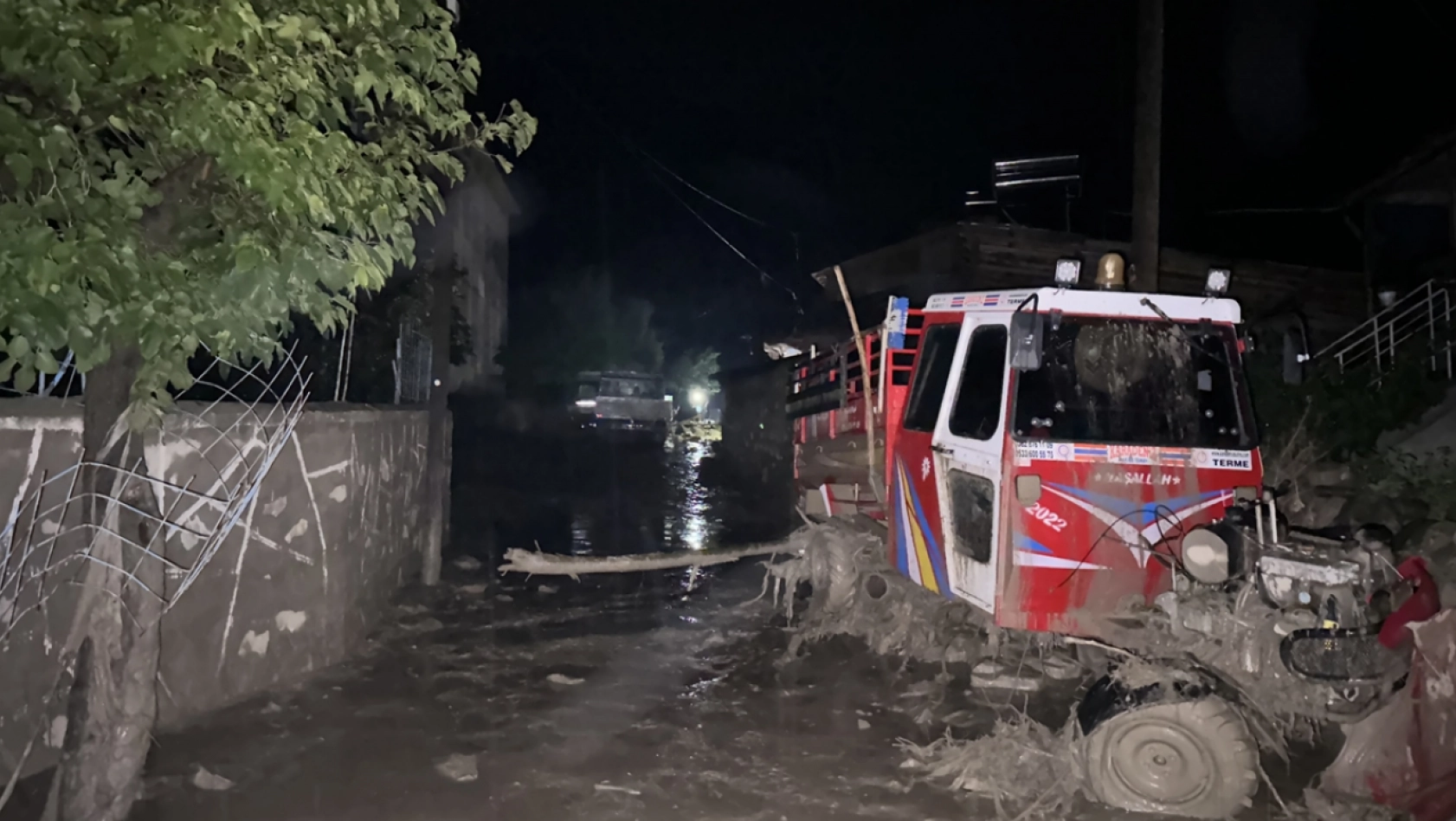 Oltu İlçesinde Meydana Gelen Sel Hasara Yol Açtı