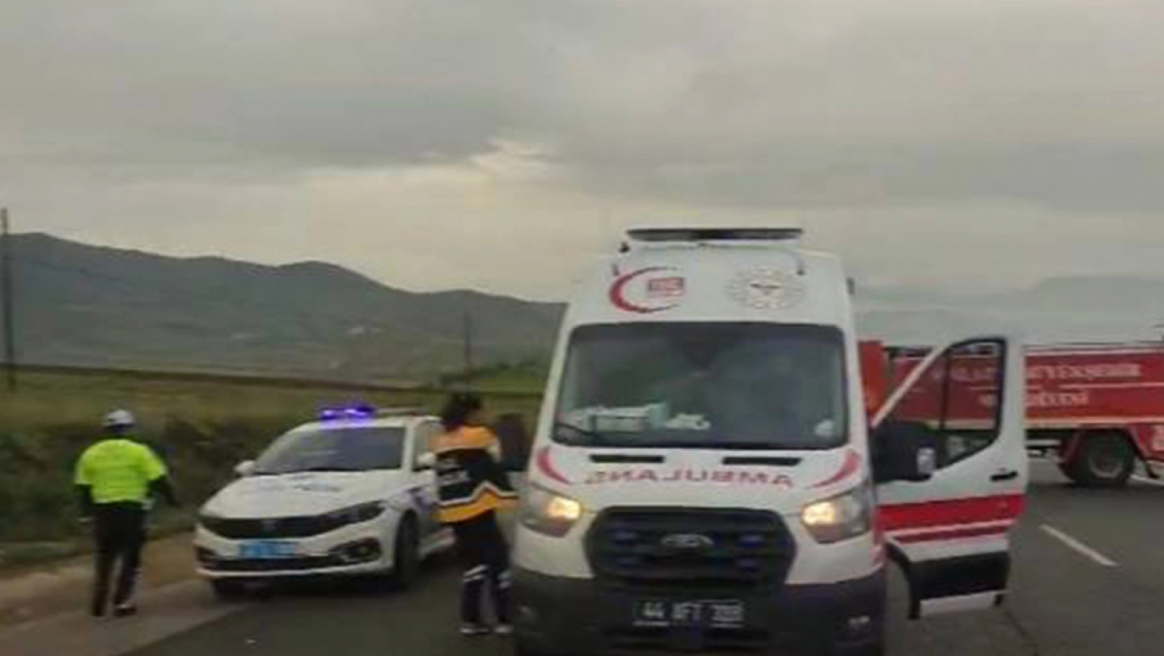 Otomobiller kafa kafaya çarpıştı: 2 ölü, 2 yaralı