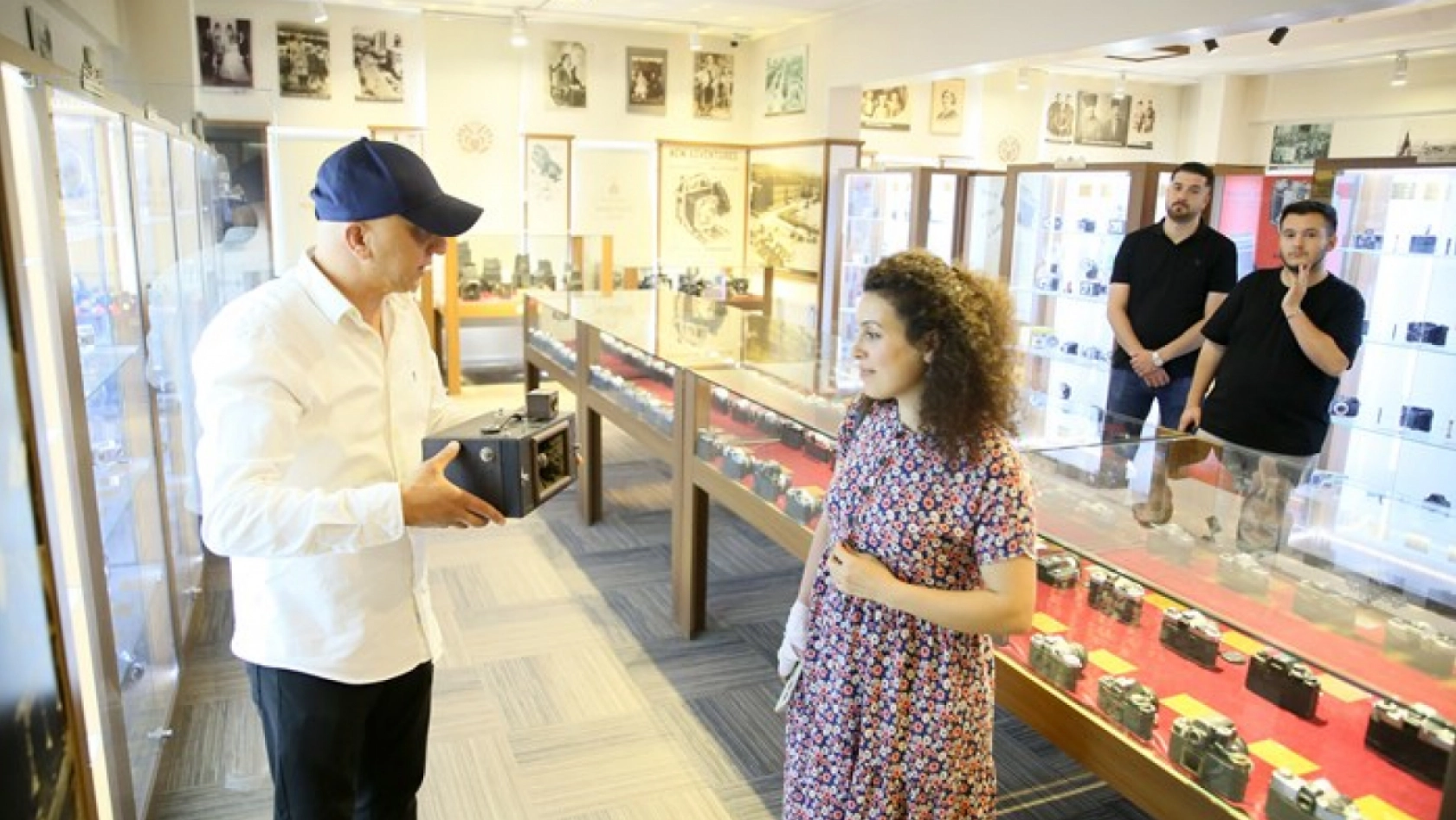 Panoramik çekim yapan 119 yıllık fotoğraf makinesi görenleri şaşırtıyor