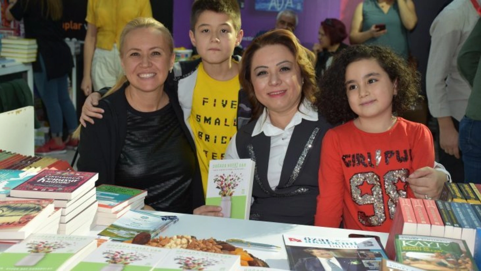 Rektör Karabulut, Ankara Kitap Fuarında İmza Gününe katıldı