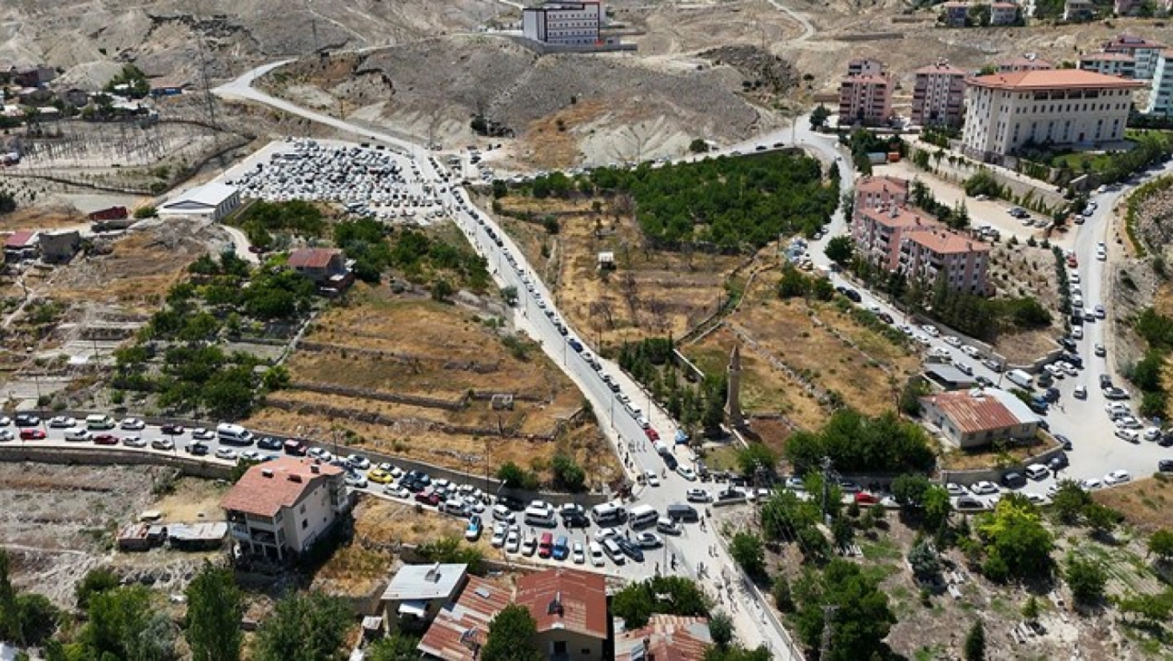 Somuncu Baba Külliyesi inanç turizmi için misafirlerini ağırlıyor