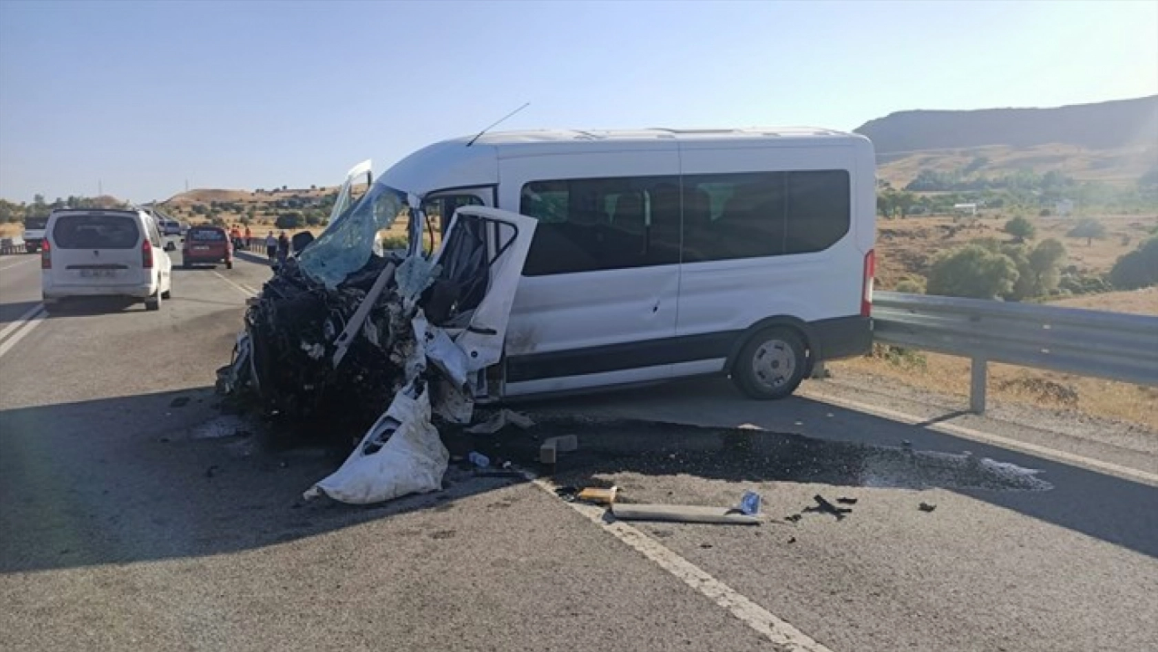 Tunceli'de iki minibüsün çarpıştığı kazada 3 kişi yaralandı