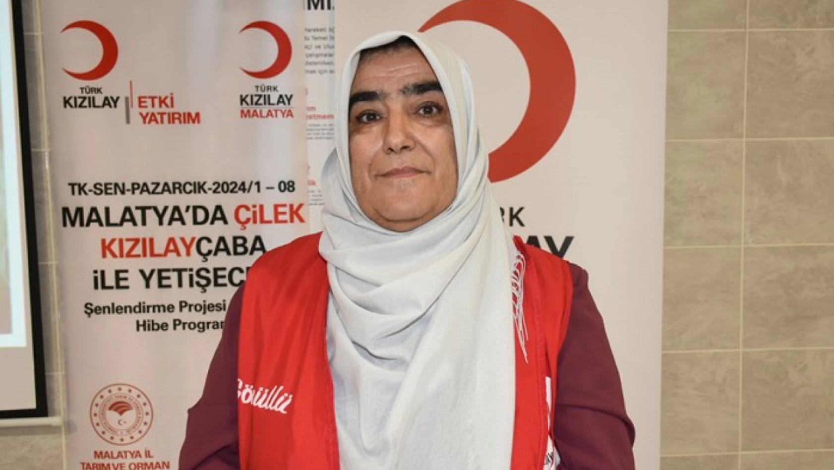 Türk Kızılay Malatya'da depremzede çiftçilere çilek bahçesi kuracak