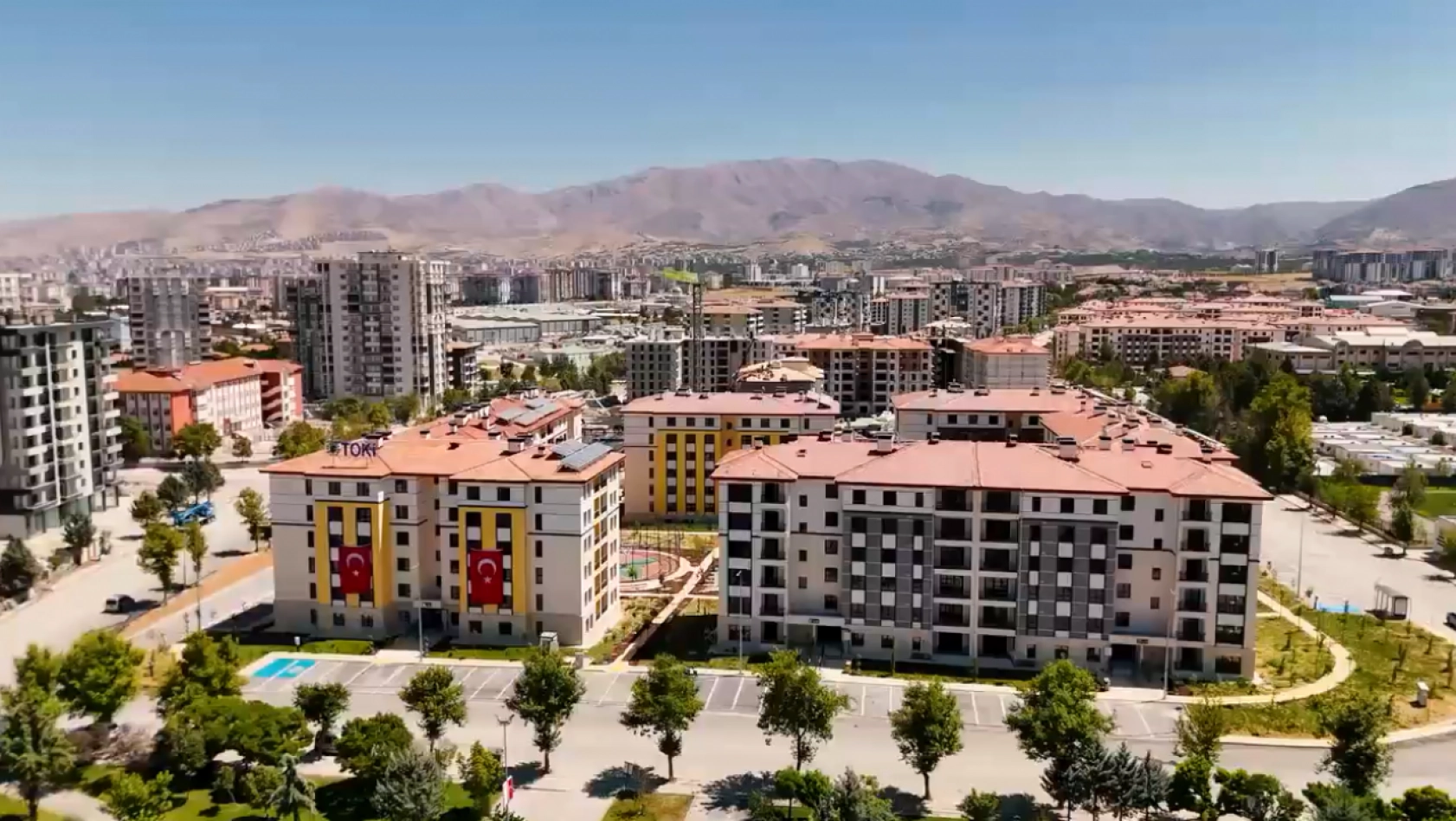 Vali Seddar Yavuz: 'Yakınca 5,6,7,8. etaplarını bitirdik, hayırlı olsun'