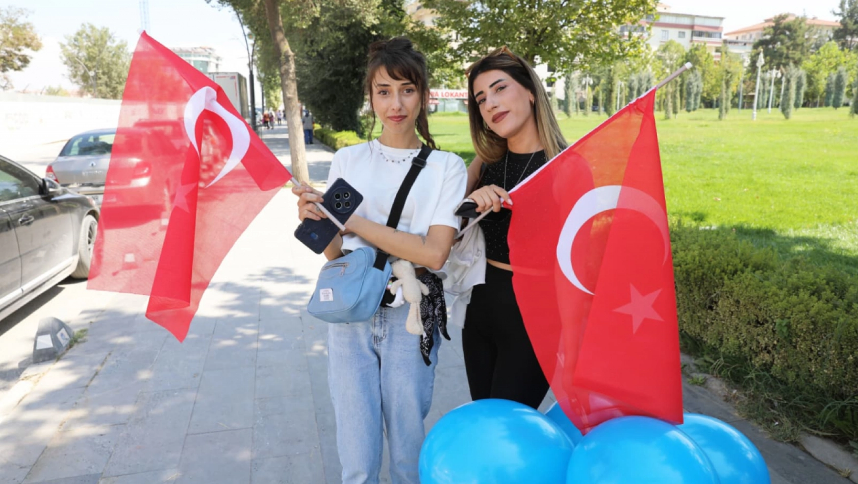 Zabıta Haftası'nda Bayrak, Balon ve Çikolata Dağıtıldı
