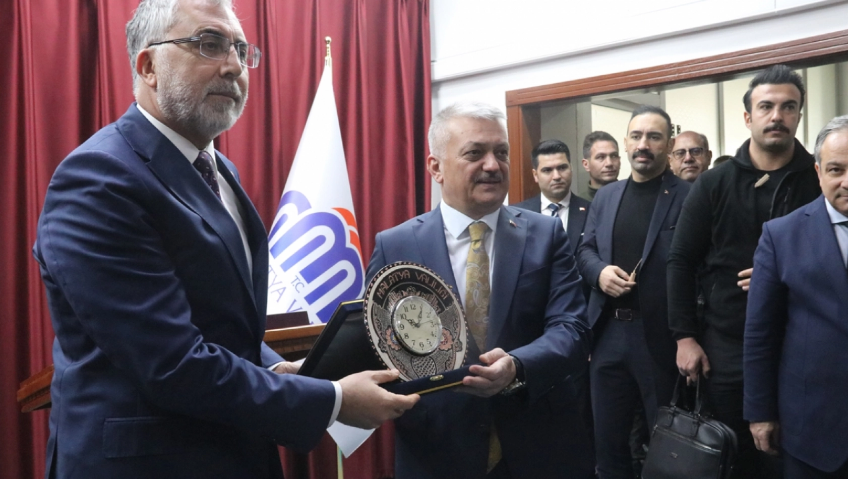 Çalışma ve Sosyal Güvenlik Bakanı Işıkhan, Malatya Valiliğini ziyaret etti