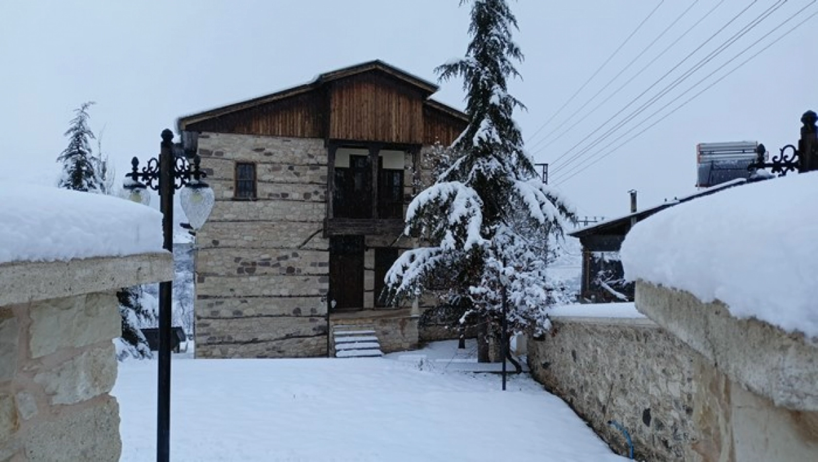 Arapgir beyaza büründü