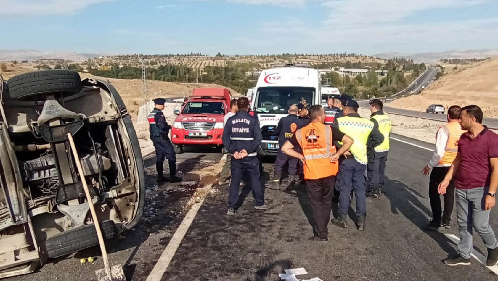 Yolcu minibüsü devrildi: 17 yaralı