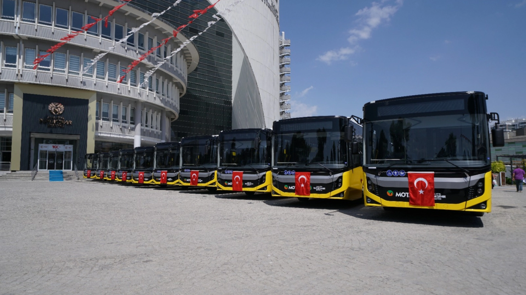 10 Adet Körüklü otobüs alımı gerçekleştirdi