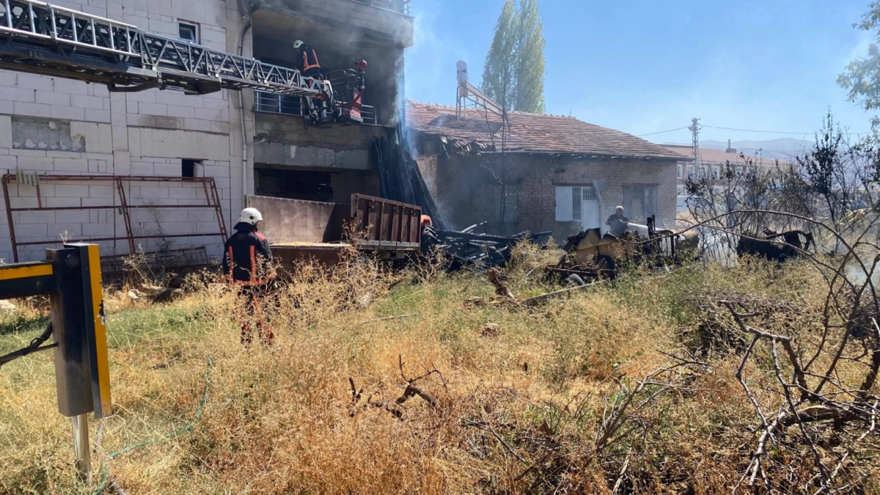 Hanımın Çiftliği Mahallesi’nde Ev Yangını