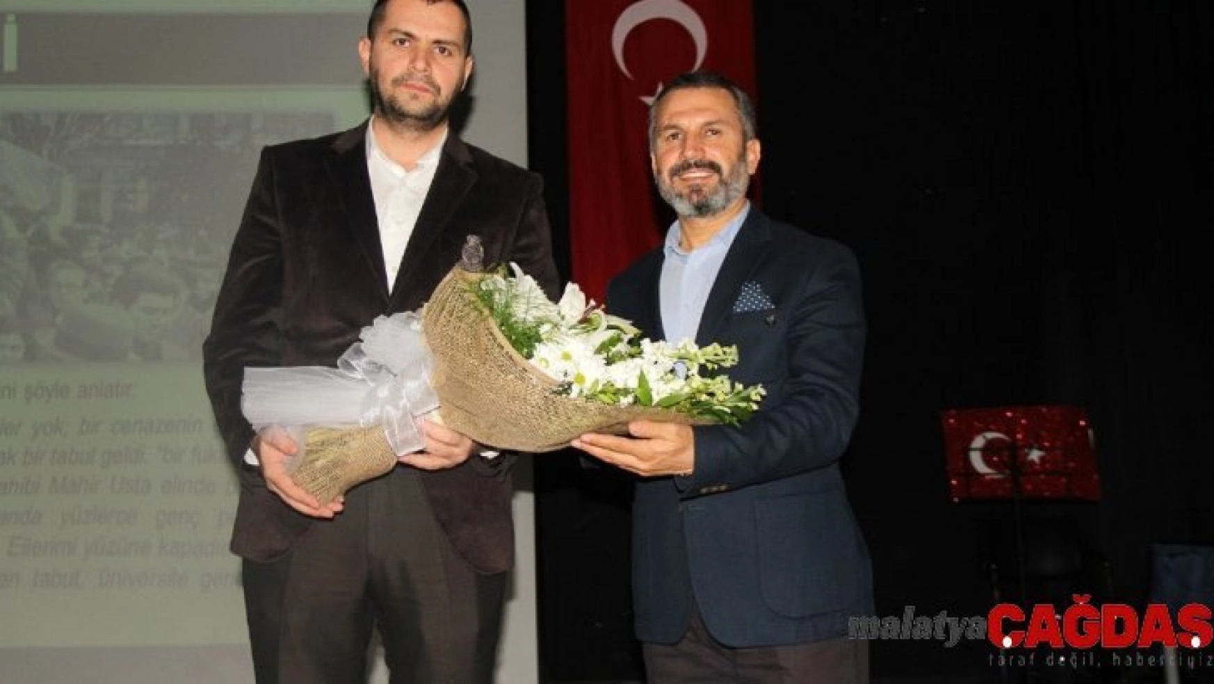 'Duruş ve Onur Abidesi: Mehmet Akif' Sakarya'da konuşuldu