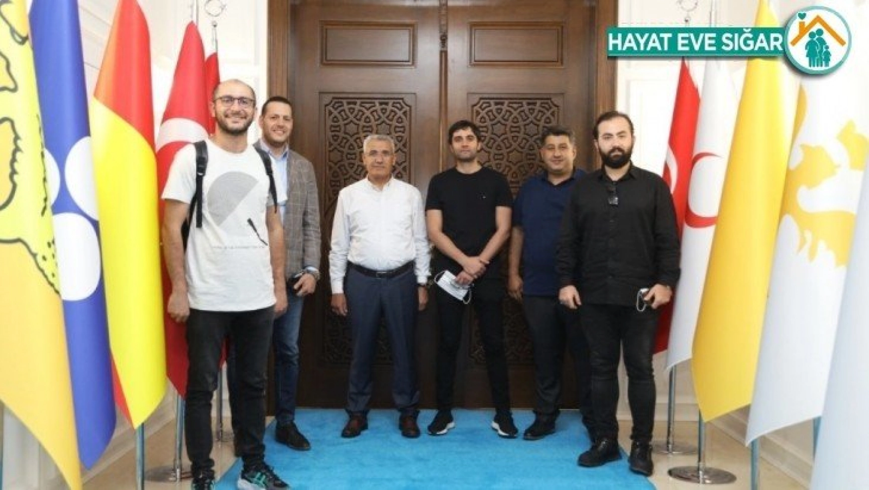 Yönetmen Çetin Başkan Güder'i Makamında ziyaret