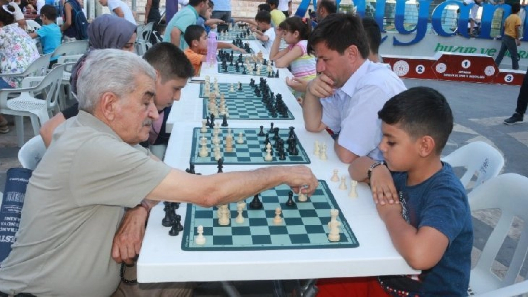 'Sokakta Satranç Var' turnuvası düzenlendi