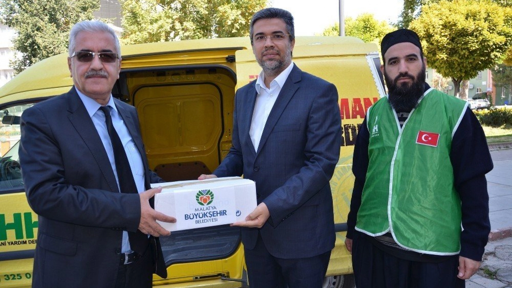 Büyükşehir'den Suriyelilere ilaç yardımı