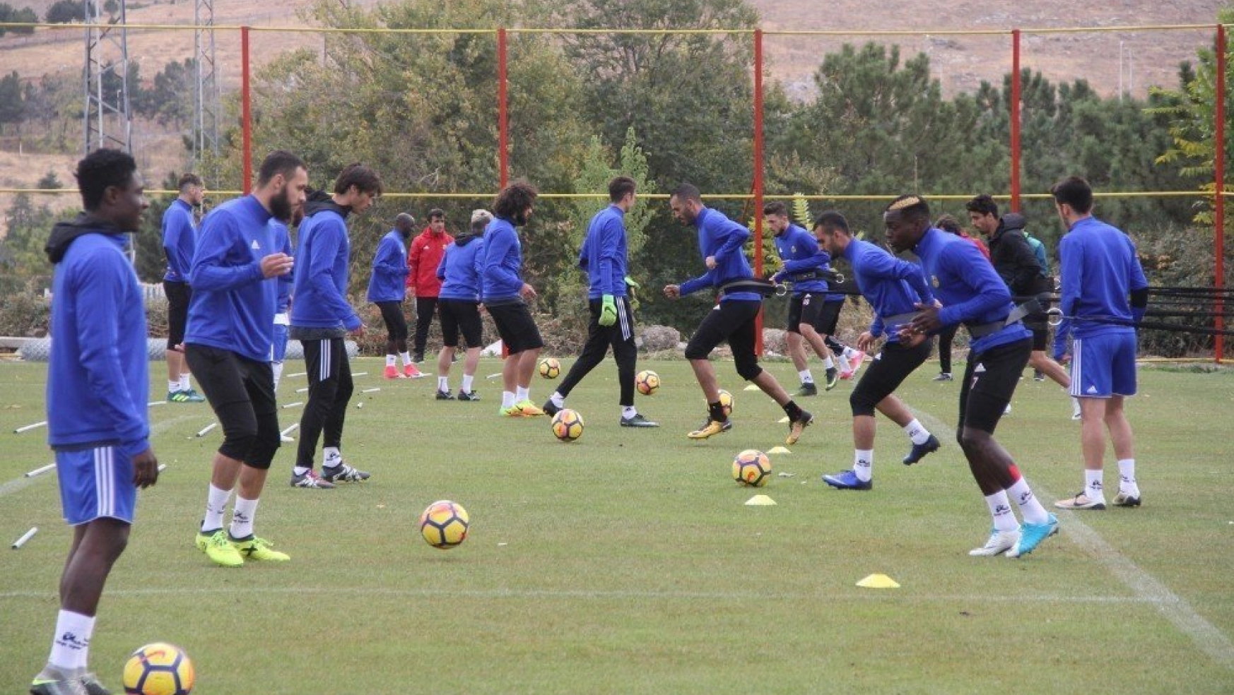 Medipol Başakşehir maçına 4 eksikle çalıştı