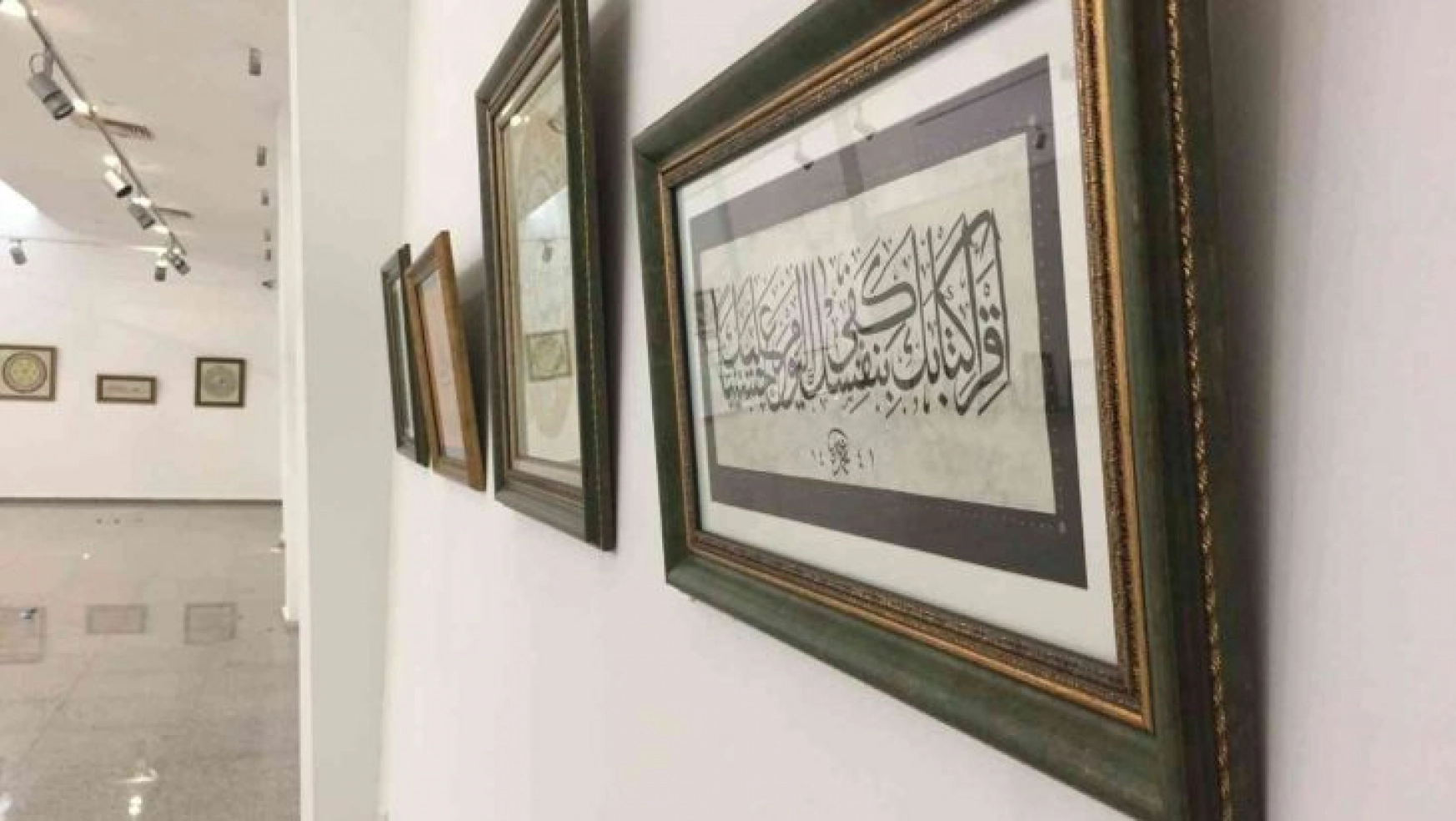 30 yıldır hat sanatı ile uğraşan hattat 'Hat Allah'ın kelamını yazmaktır'
