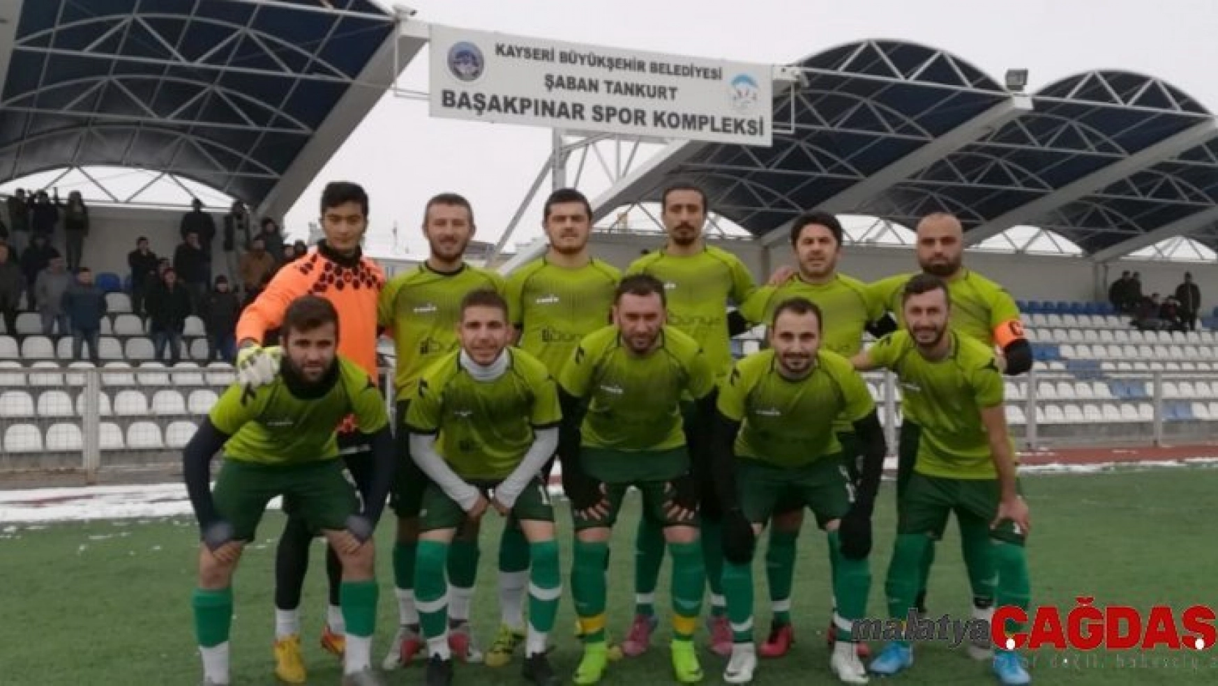 7 kırmızı kartın çıktığı maçta kazanan Başakpınar Belediyespor oldu