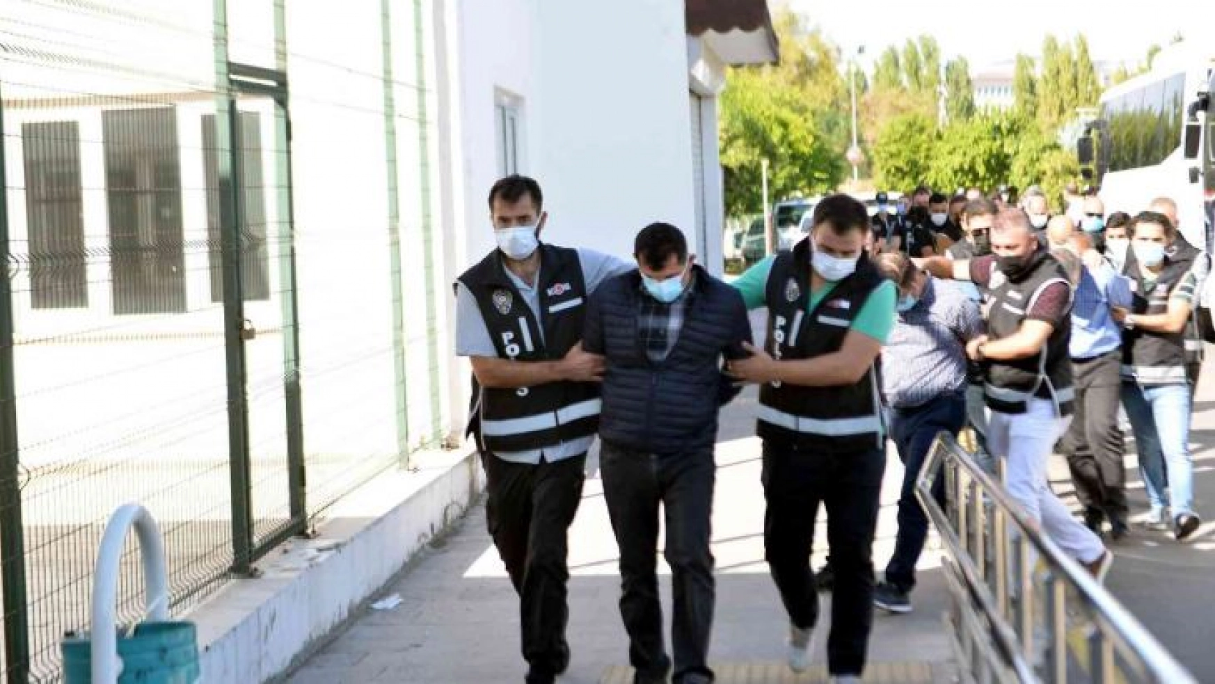 Adana'da ihaleye fesat operasyonunda 87 kişi adliyeye sevk edildi