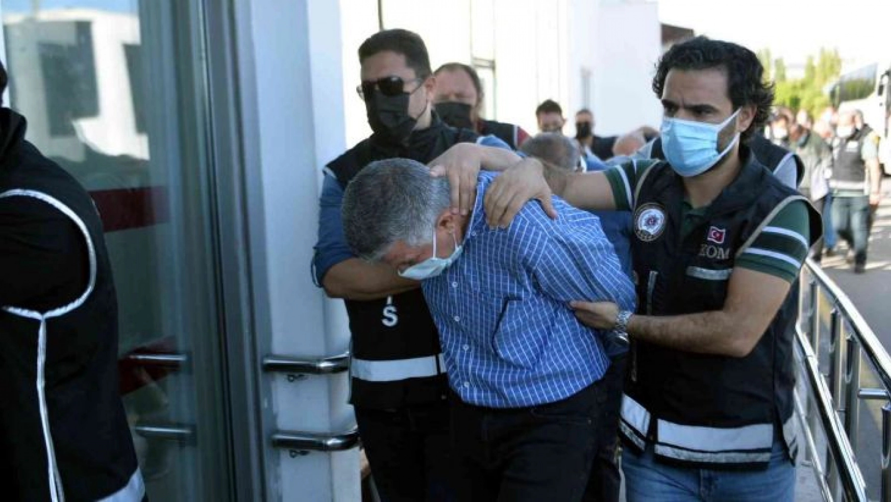 Adana'daki ihaleye fesat operasyonuna 8 tutuklama