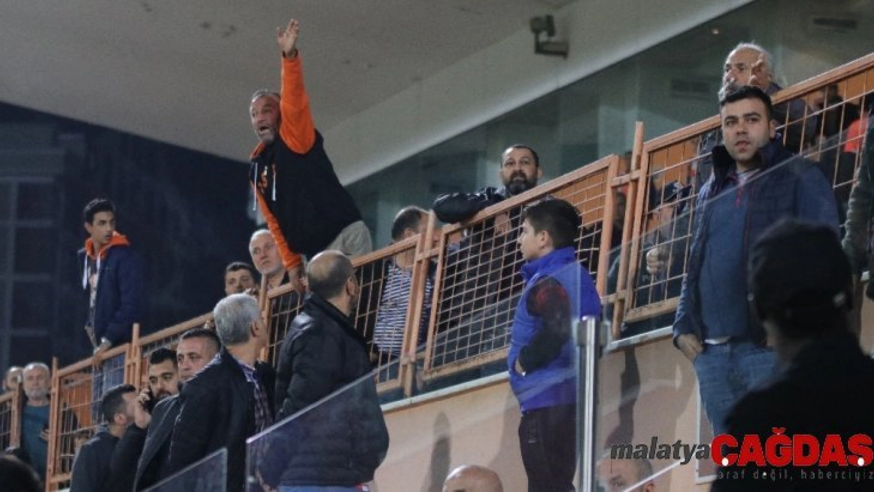 Adanaspor taraftarından oyunculara ve yönetime tepki