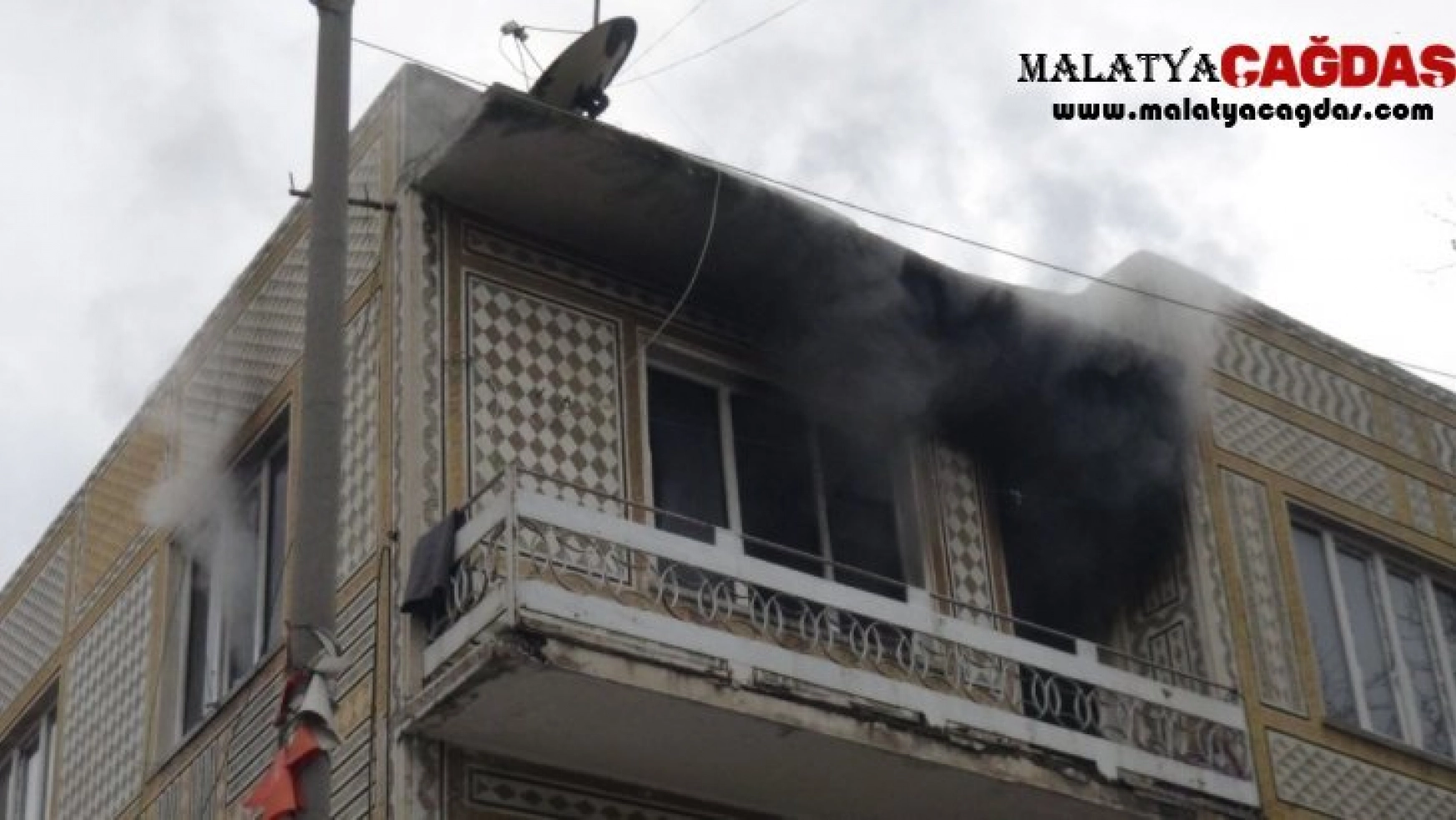 Adıyaman'da bina yangını: 2 kişi dumandan zehirlendi